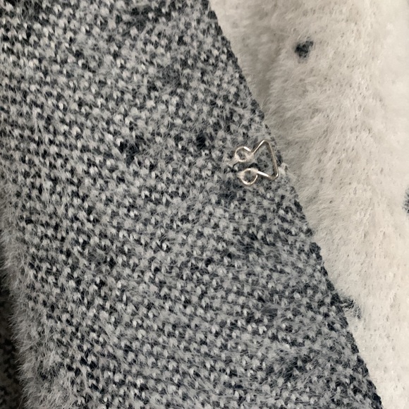 Beautiful Cobble Lane Poncho NWOT - Picture 4 of 6